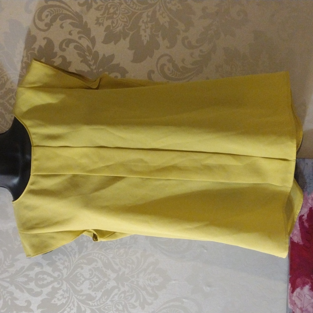 Tahari Summer Top XS